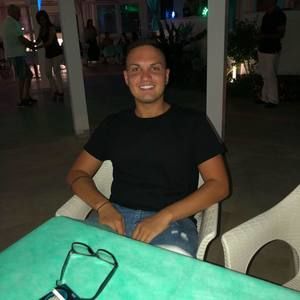 Meet your Posher, Giovanni